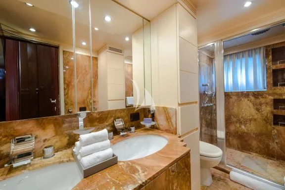 Double cabin bathroom