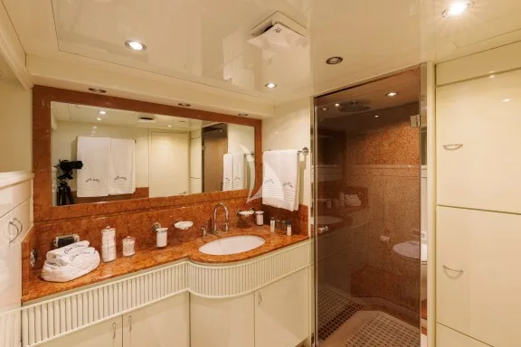 VIP bathroom