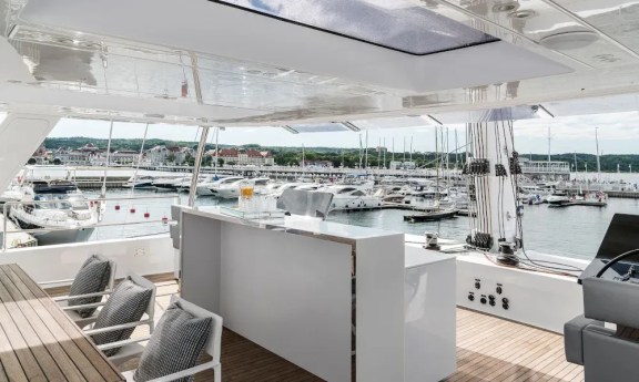 Flybridge