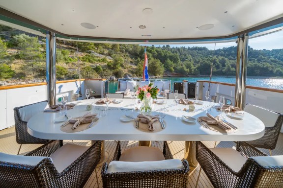 Image of NAVILUX yacht #10