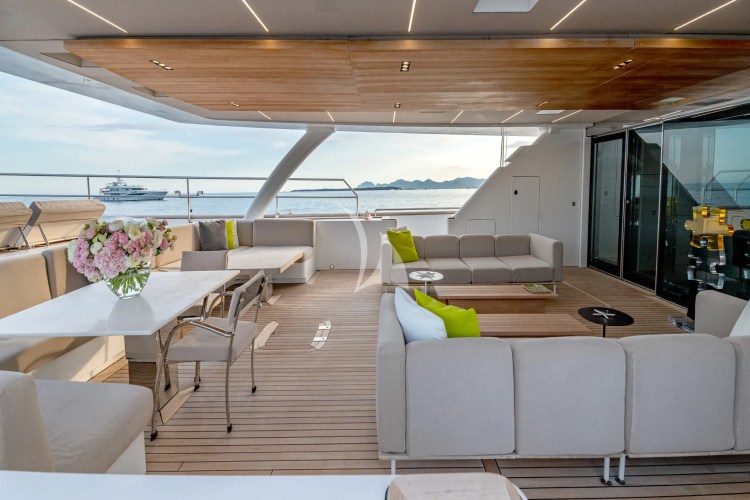Main deck aft