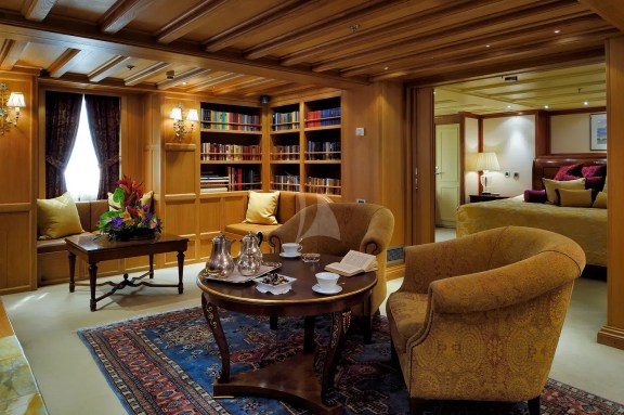Master suite sitting room