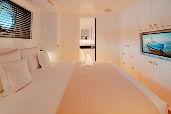Carmen's Double cabin