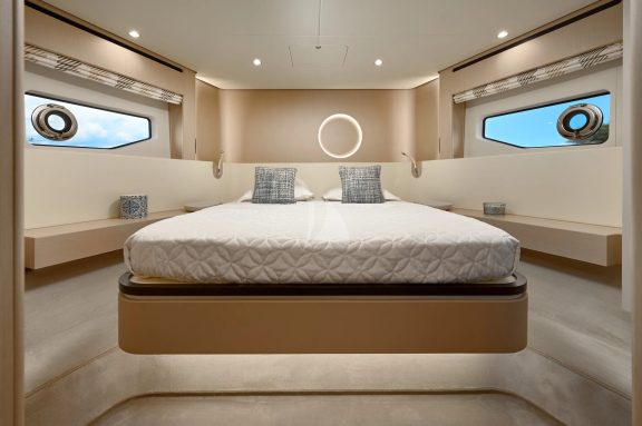 M-Y Aglaya VIP