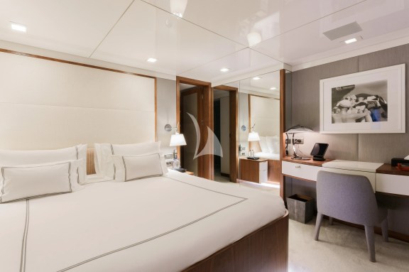 Double cabin