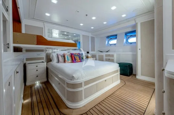 Double cabin starboard