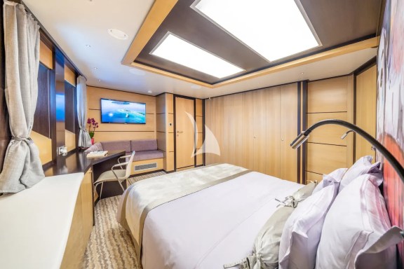 Image of NAVILUX yacht #28