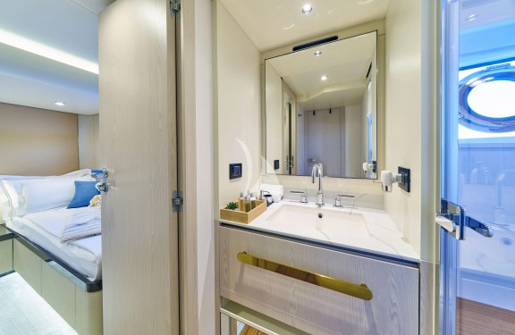 Twin cabin