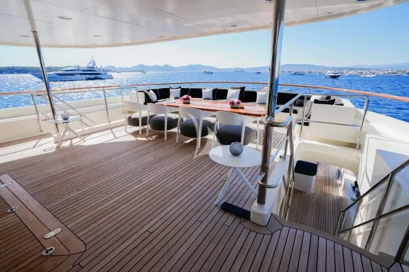SUNDECK