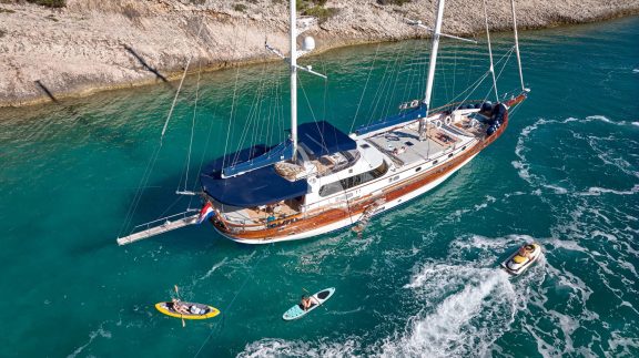 Image of LOTUS yacht #30