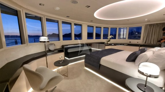 Image of BLACK SWAN yacht #8