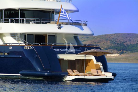 Beach Club with swimming platform (5 x 4.4m), sauna, shower & a wide range of gym equipment (36 sq.meters total)