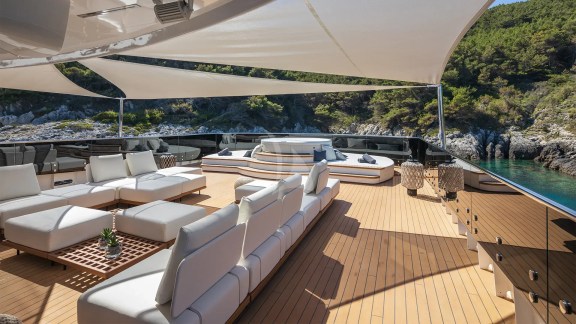 Image of BLACK SWAN yacht #30