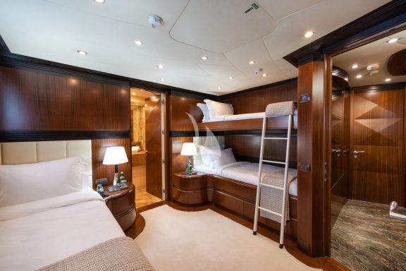 Twin cabin