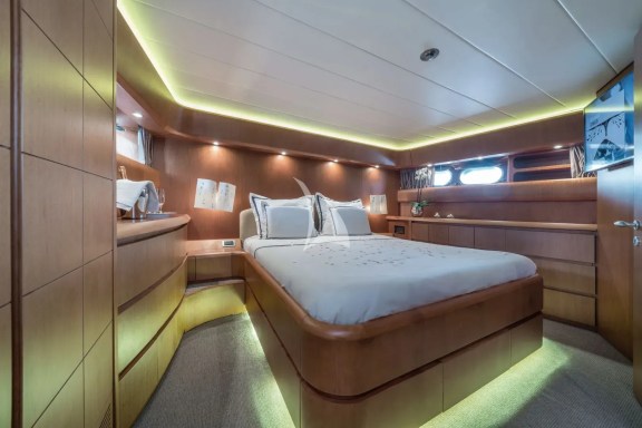 Image of JANTAR yacht #11