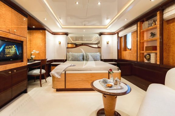 King Guest Stateroom, lower deck