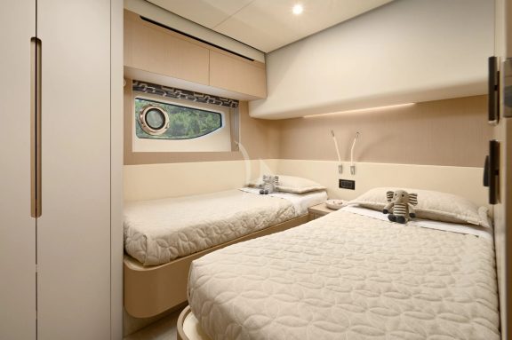M-Y Aglaya Twin Cabin