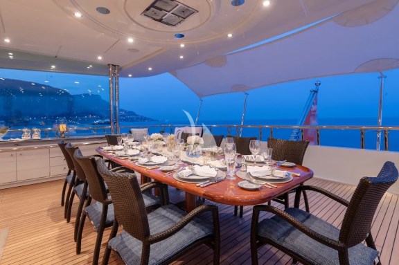Bridge Deck Dining