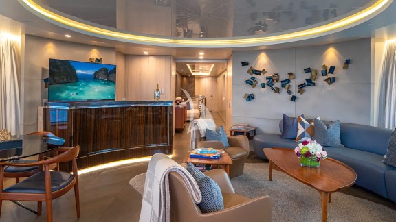REVERIE Sky Lounge
