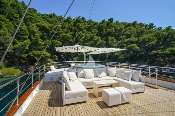 Sundeck