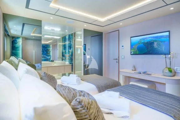 Twin cabin