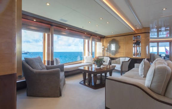Lucky Lady interior