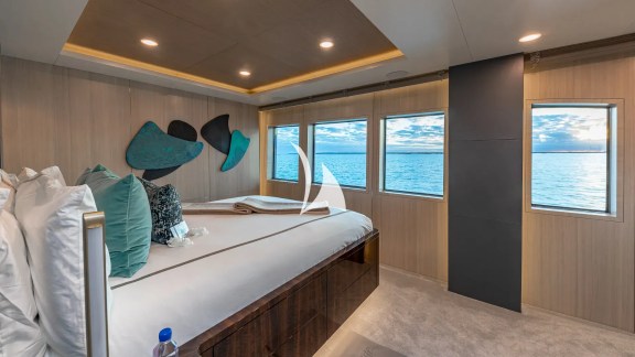 REVERIE Main Deck Queen Suite