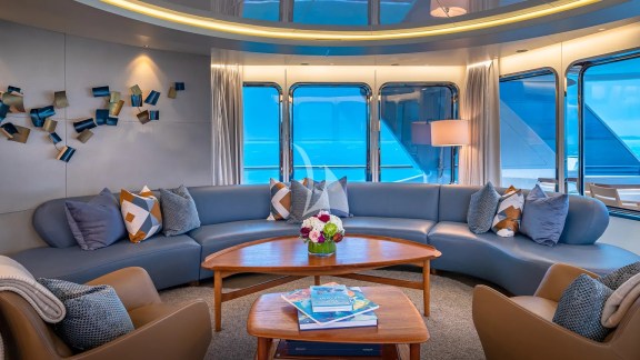 REVERIE Sky Lounge