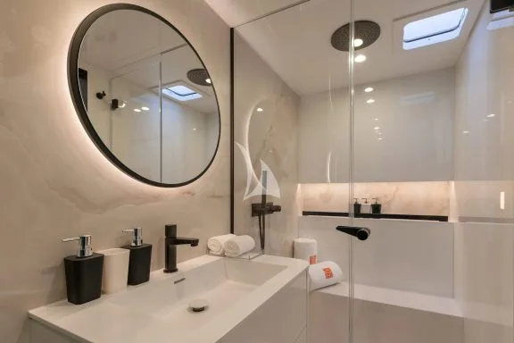 VIP Cabin En Suite