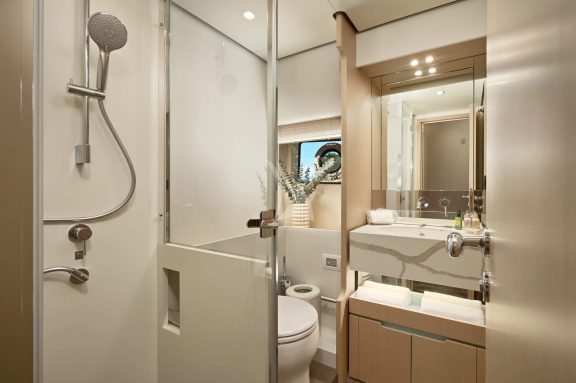 M-Y Aglaya VIP bathroom