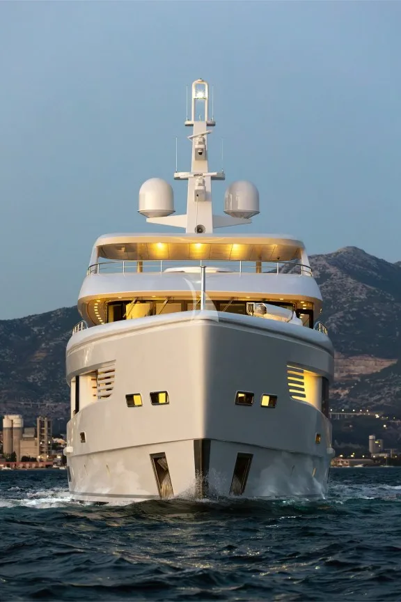 Image of ORIY yacht #2