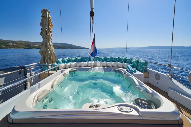 Jacuzzi