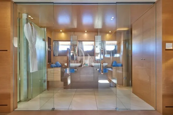 master ensuite