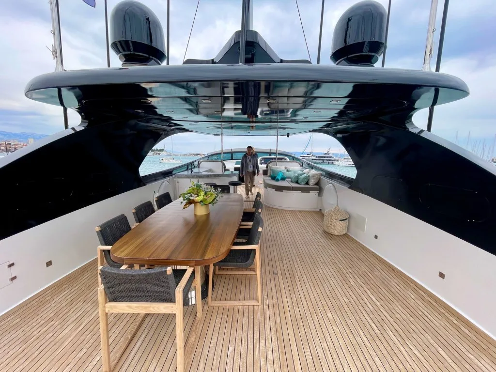 CYNTHIA, the flybridge dining table under the hardtop