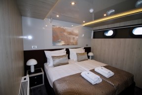 Real Yacht Image from Review