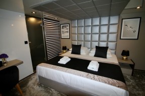 Real Yacht Image from Review