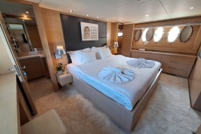 Real Yacht Image from Review