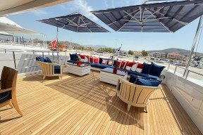 Real Yacht Image from Review