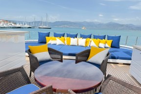 Real Yacht Image from Review