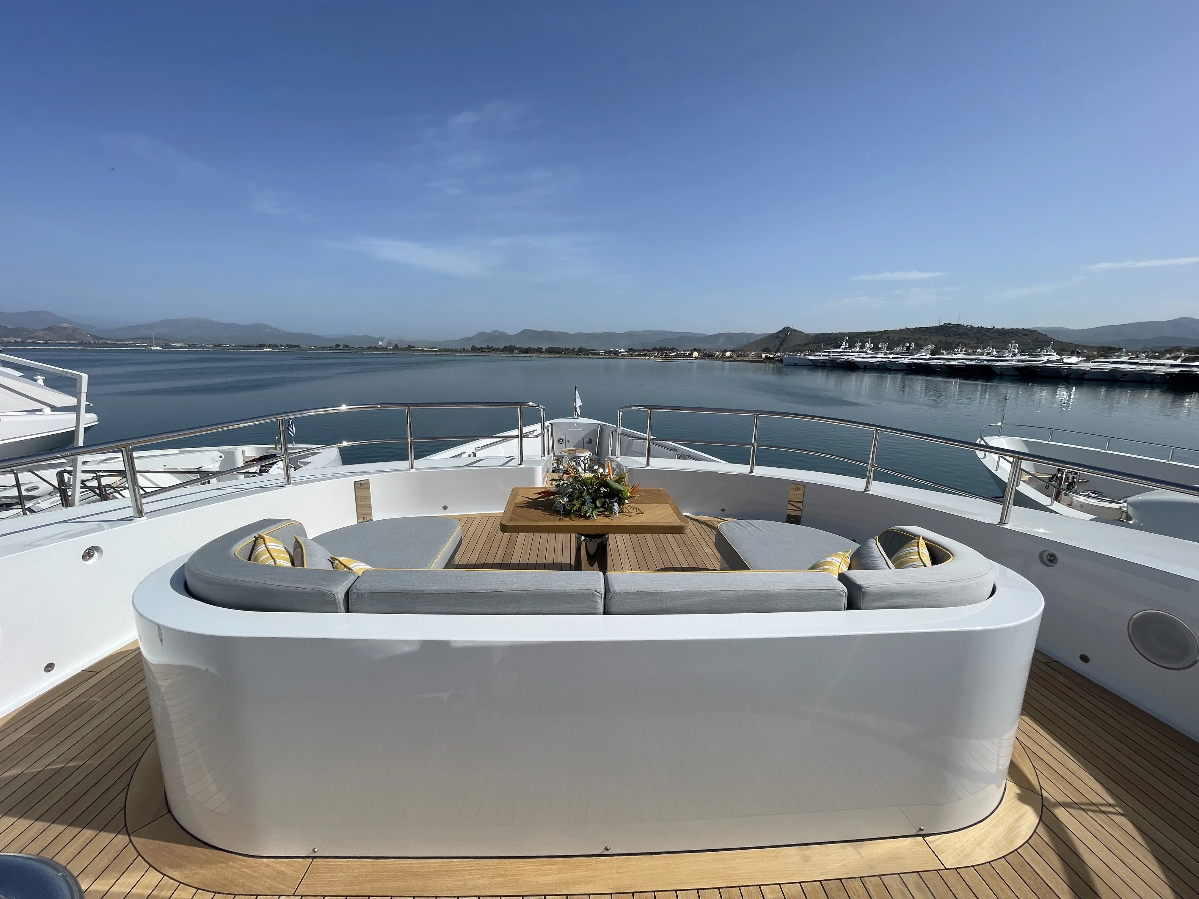 BOJI interior dining review image