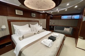 Real Yacht Image from Review