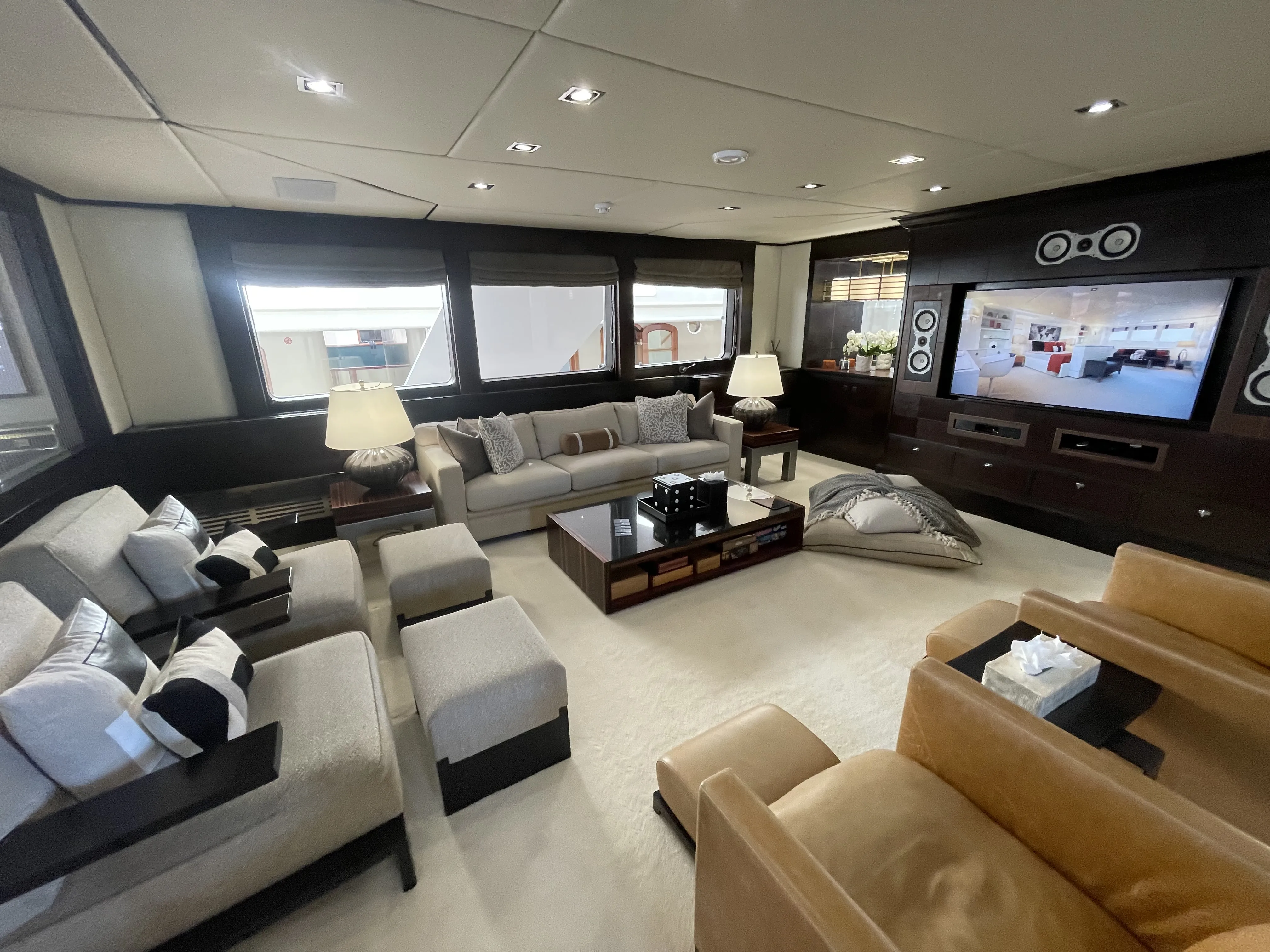 VICTORY yacht main salon review image