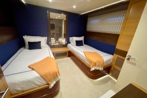 Real Yacht Image from Review