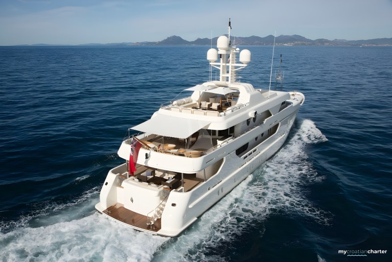 luxury yacht charter croatia with crew