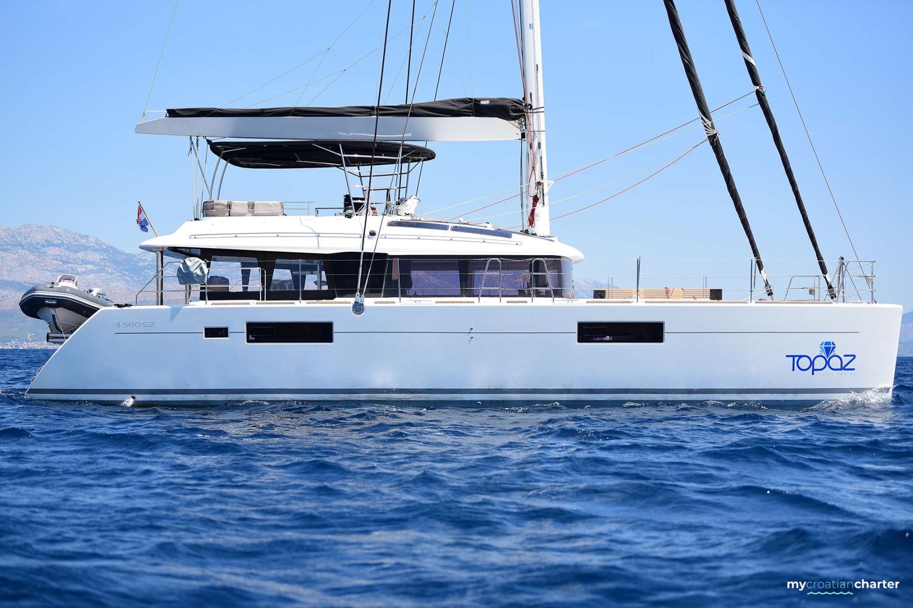 Main image of TOPAZ (Lagoon 560 S2) yacht