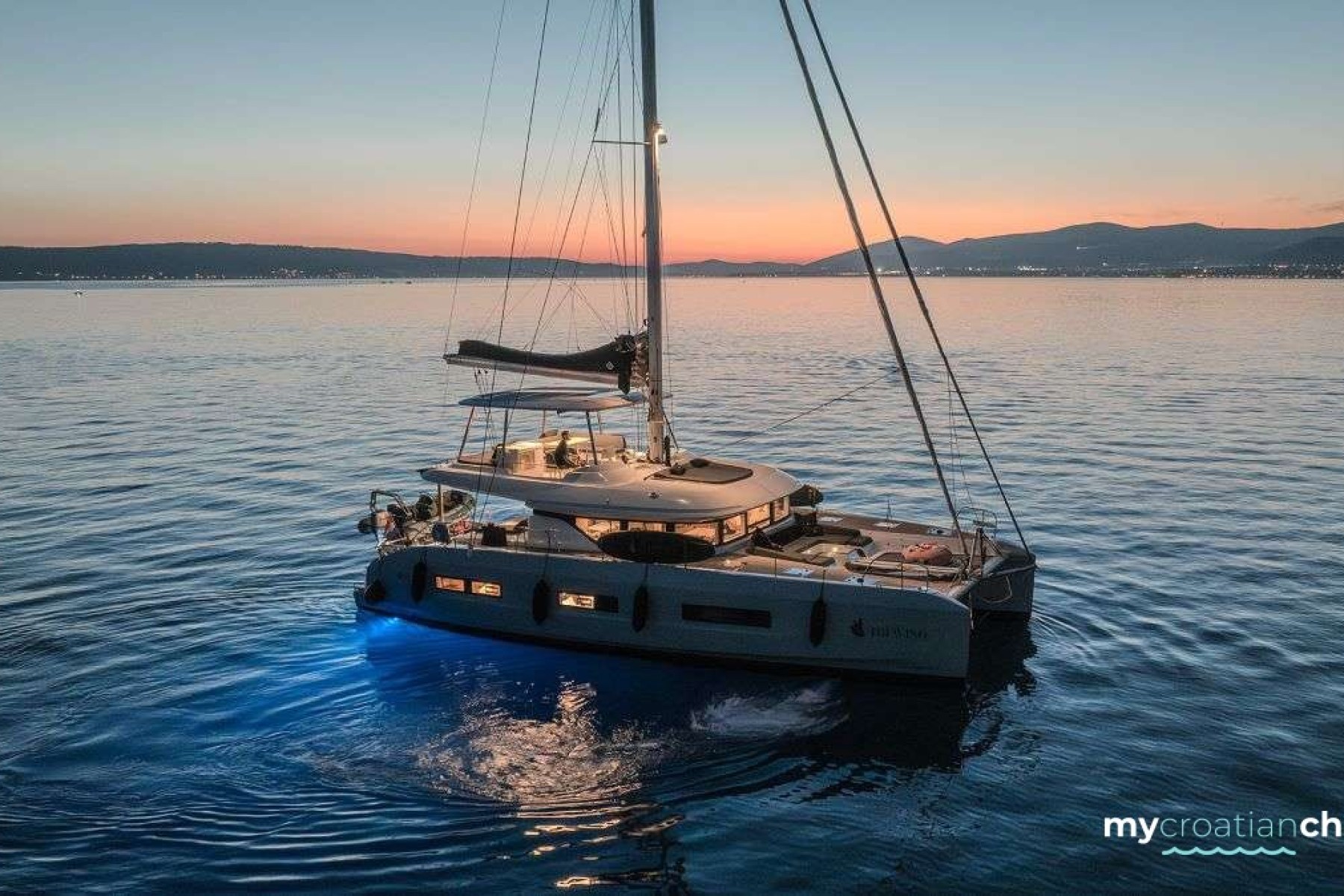 Main image of TRI WING (Lagoon 55) yacht