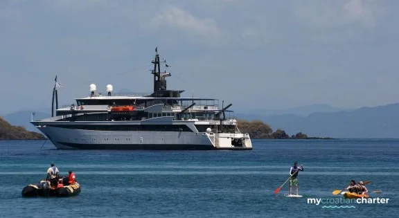 Variety Voyager