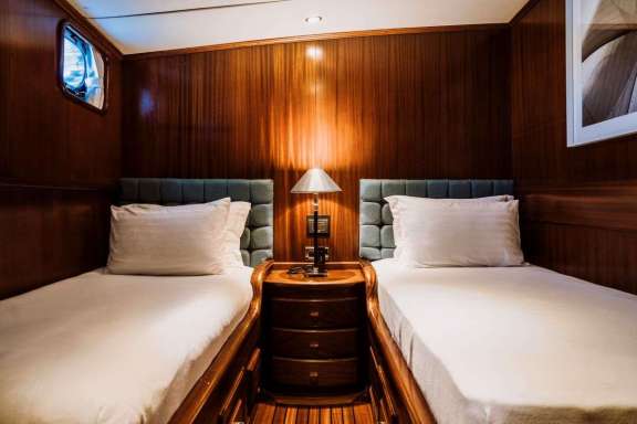 Image of Capricorn One yacht #11