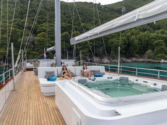 Image of Nocturno yacht #8