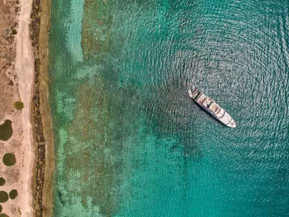 Image of OPTION B yacht #17